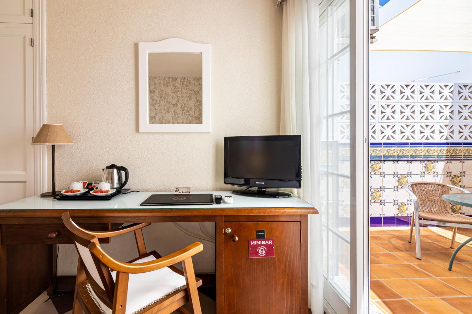 Hotel Avenida Tropical By Bossh! Hotels Salobrena Luaran gambar