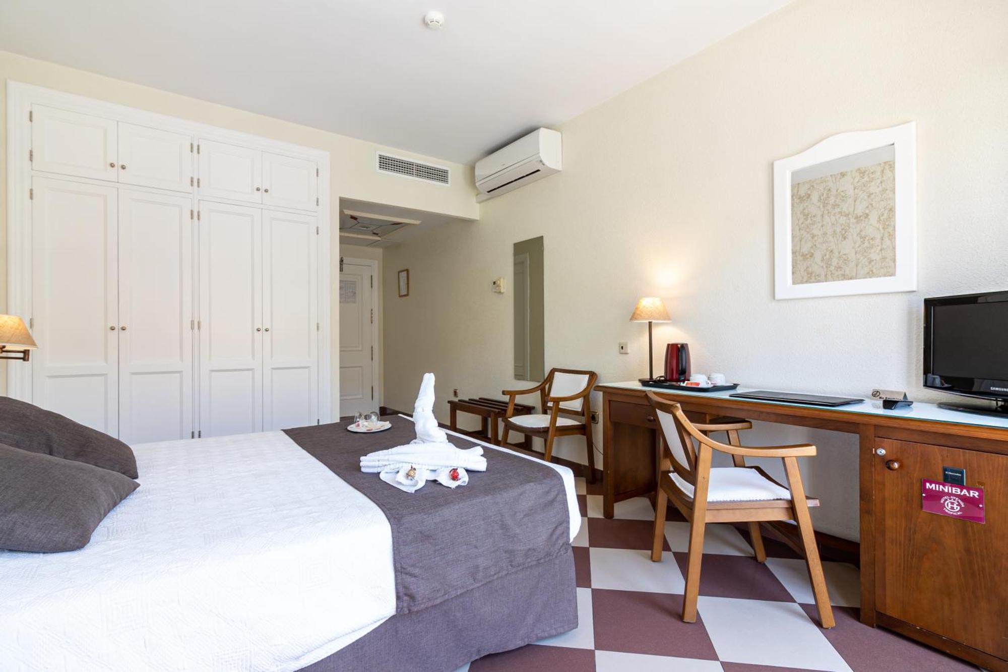Hotel Avenida Tropical By Bossh! Hotels Salobrena Luaran gambar