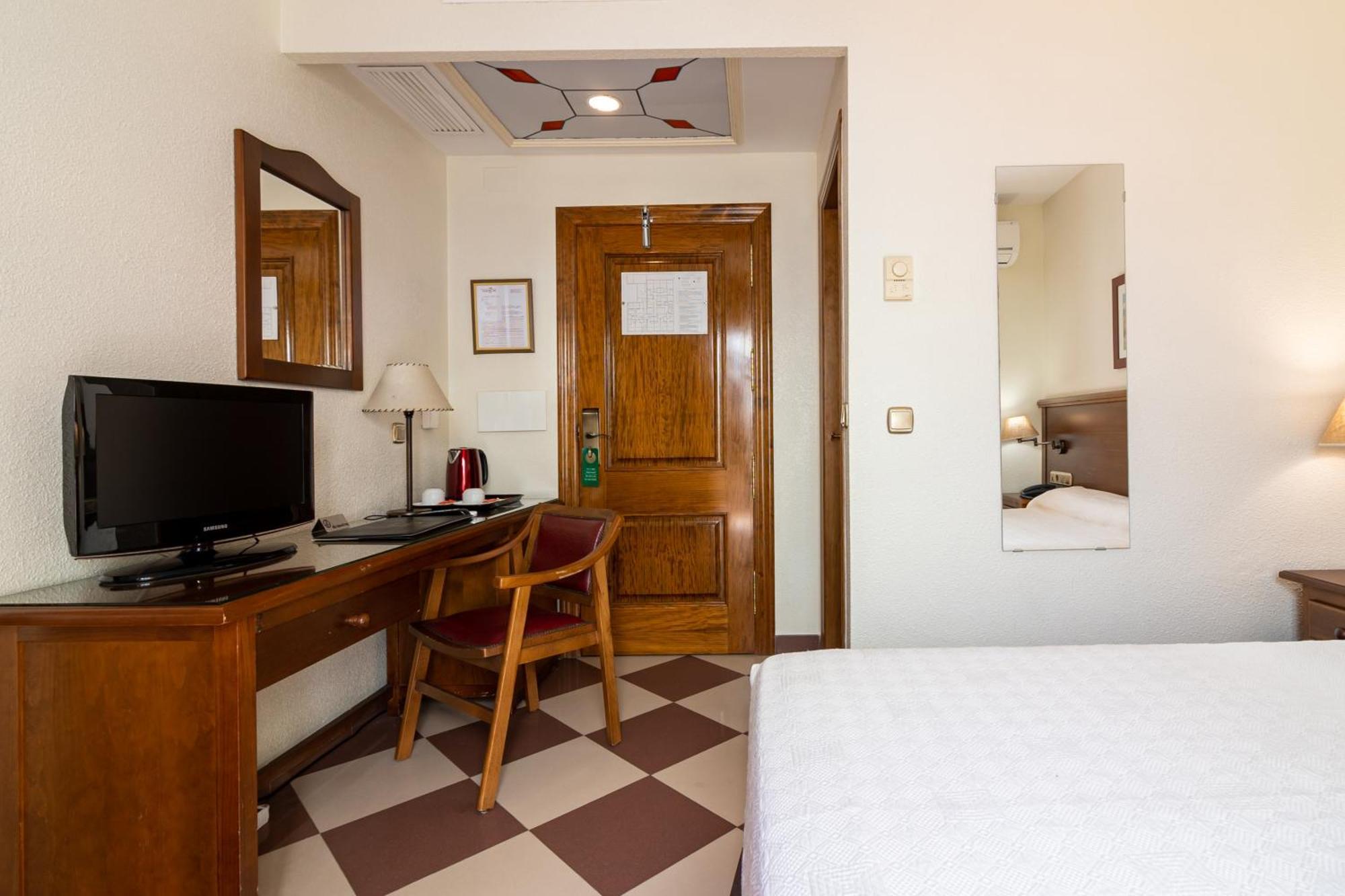 Hotel Avenida Tropical By Bossh! Hotels Salobrena Luaran gambar