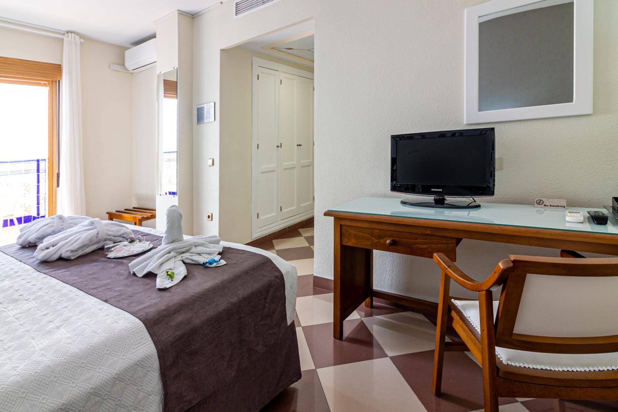 Hotel Avenida Tropical By Bossh! Hotels Salobrena Luaran gambar